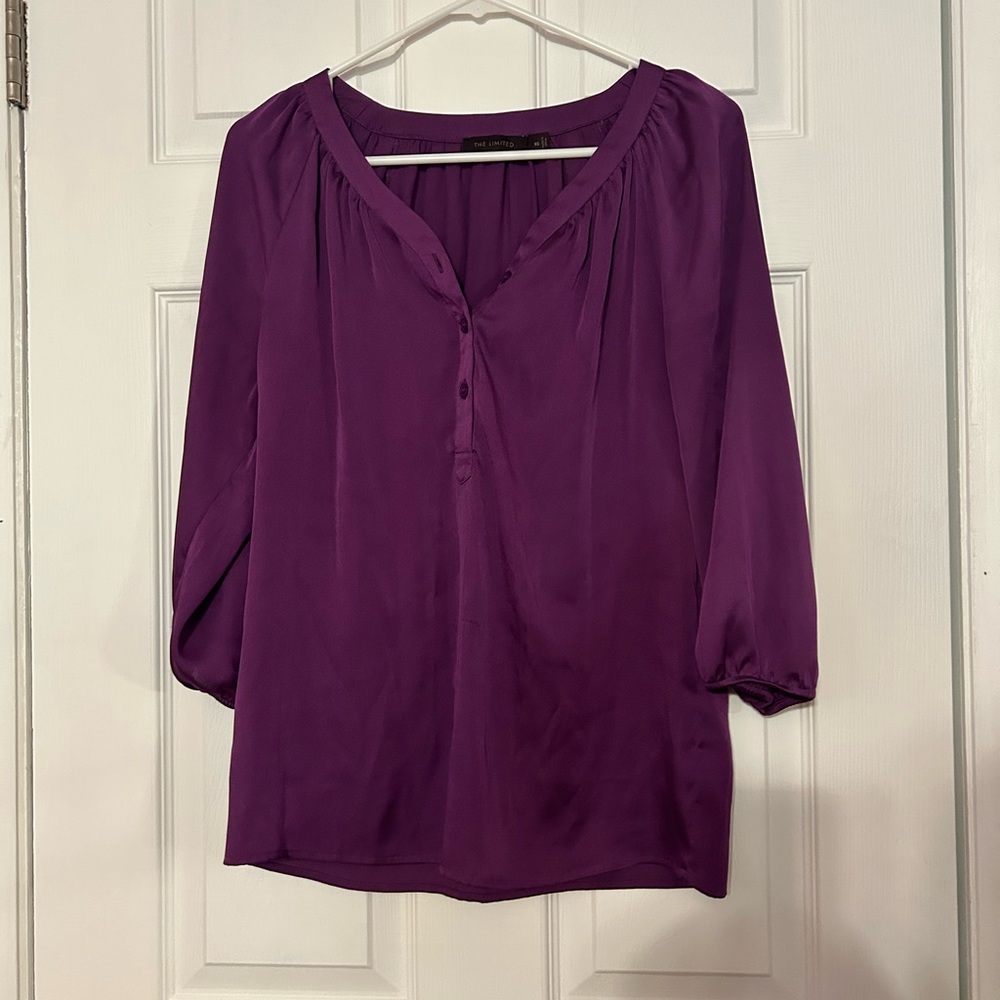 Dress blouse with buttons